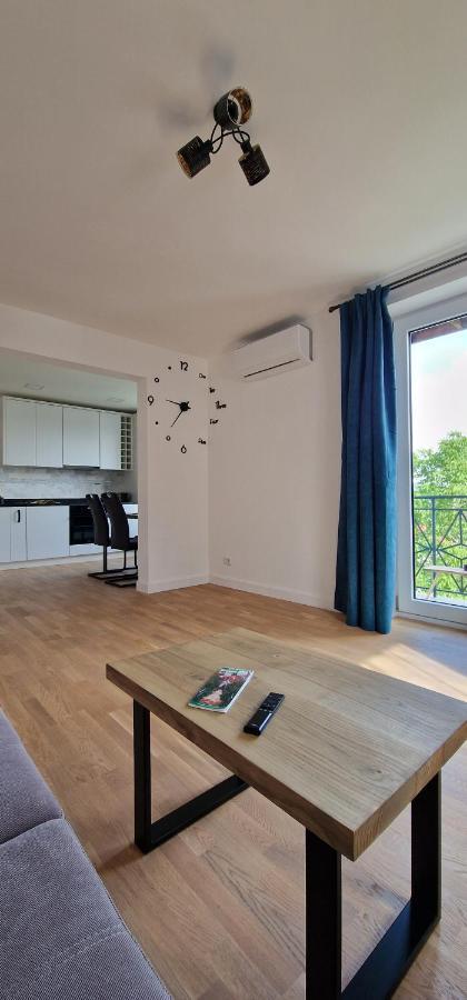 בראשוב Central Apartment With City View מראה חיצוני תמונה